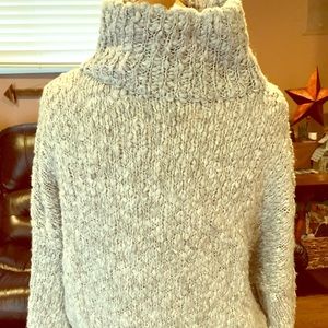 Hollister chunky cropped sweater